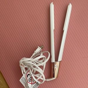 T3 SinglePass LUXE flat iron